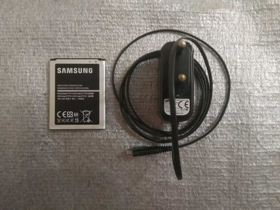 Продам Аккумулятор и зарядку Samsung