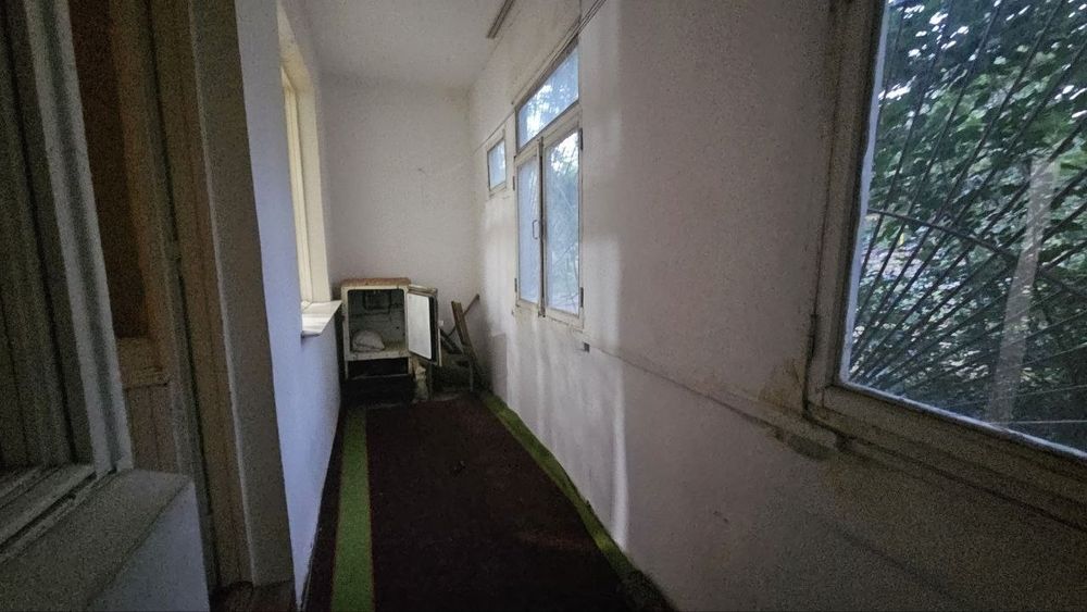 Срочно продаётся массив Феруза 1 ком