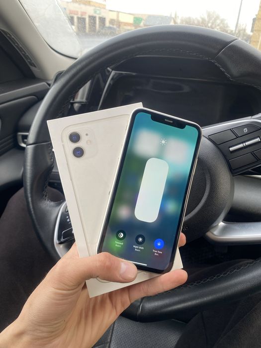 Продам Айфон 11 64gb