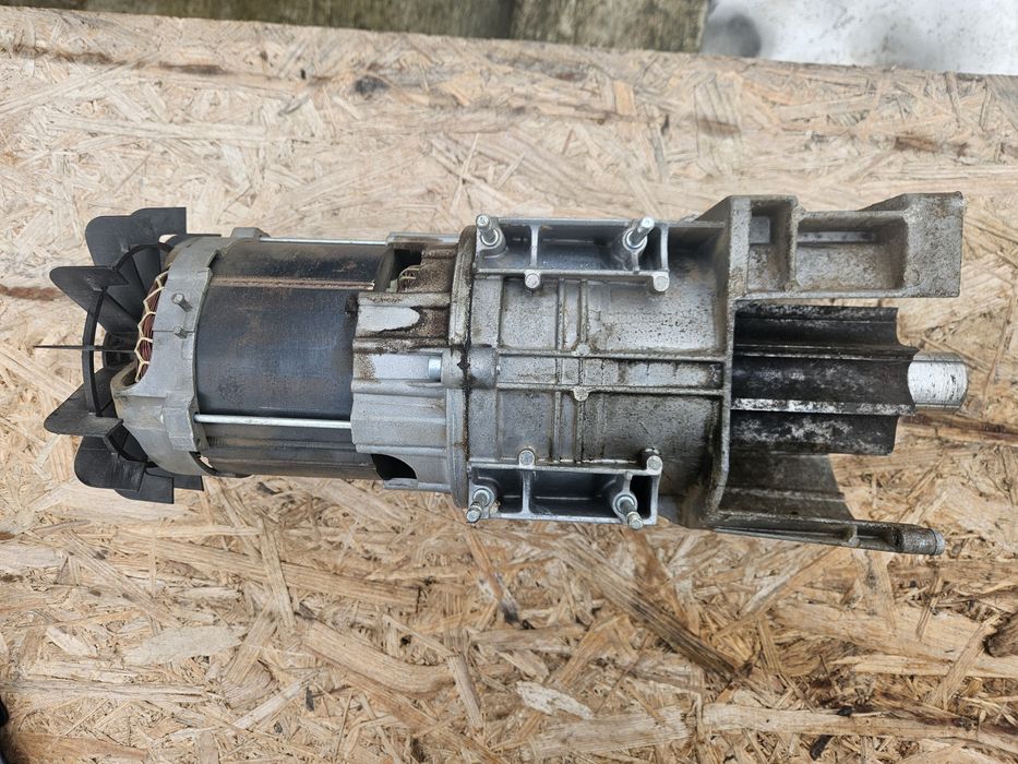 Motor cu reductor 220v 40 rotatii