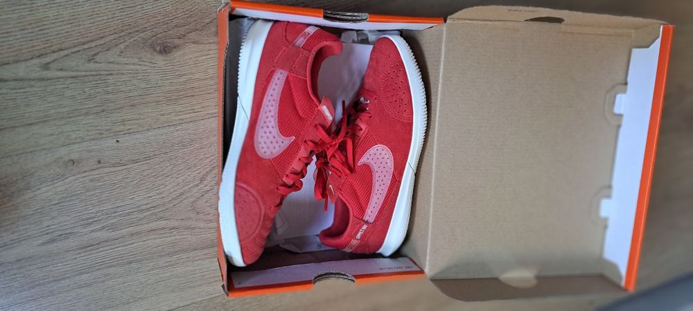 Обувки Nike 35,5, Adidas 35,5