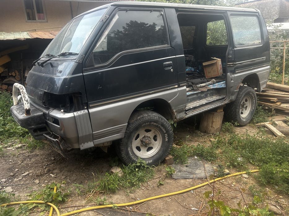 Делика разбор (запчасти, док)