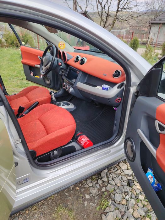 Vand smart foufour 1.5 benzina 110 cp 2005