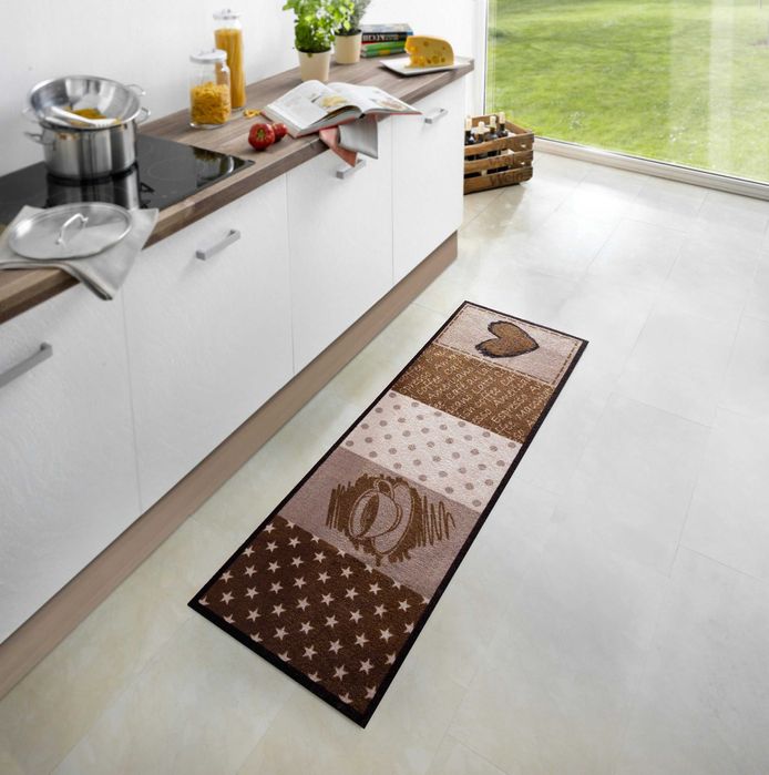 Продавам килим от изкуствена трева,кръгъл.