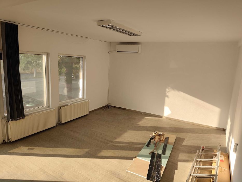 Spatiu comercial de inchiriat.