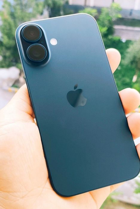 iPhone 16 black 128 gb