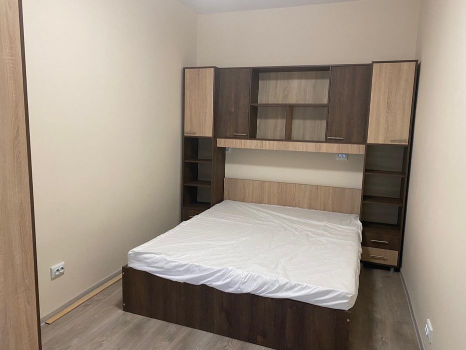 Inchiriez Apartament la casa 3 camere