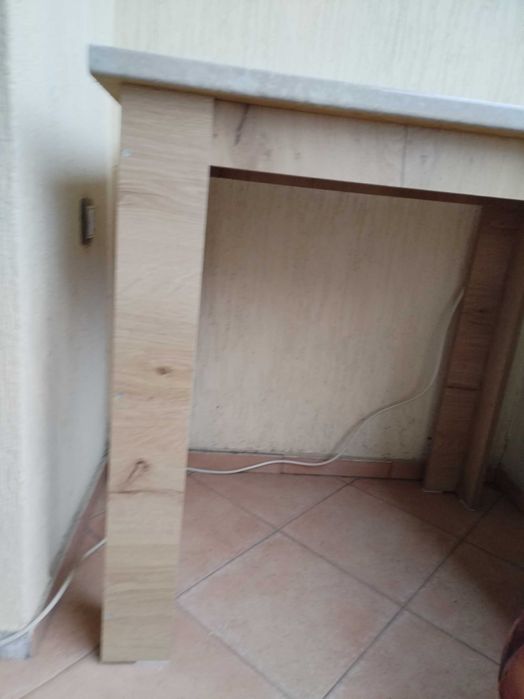 Нова маса с гланцов плот