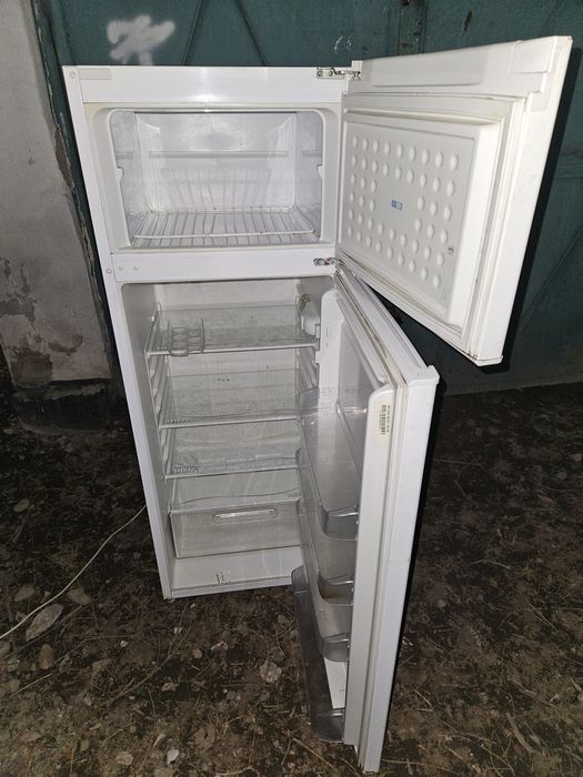 Холодильник vestel невключается мотор згорел