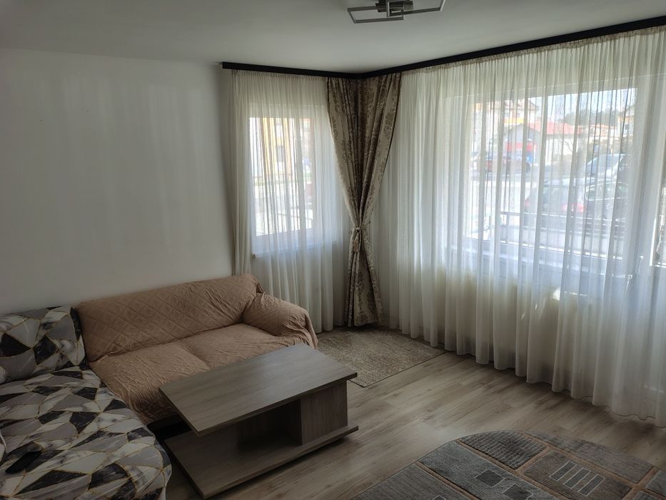 Apartament cu 3 camere, 2 bai plus gradina