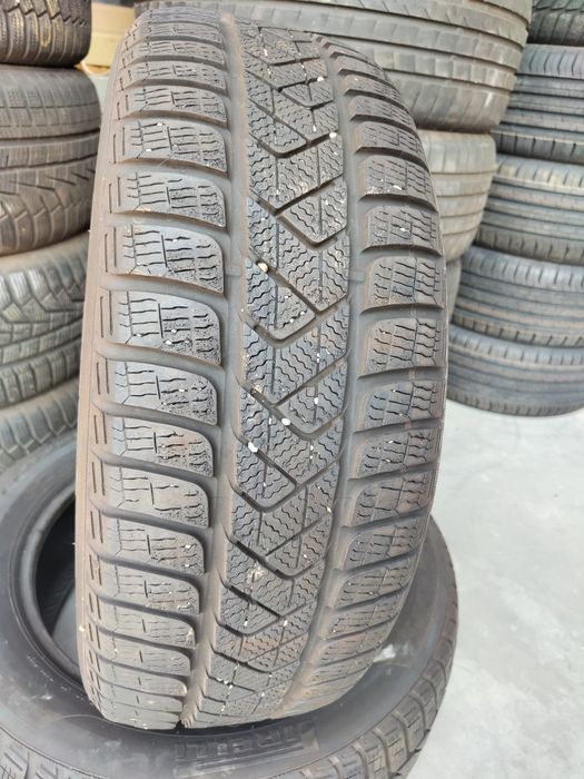 2 бр зимни 215/55/17 Pirelli