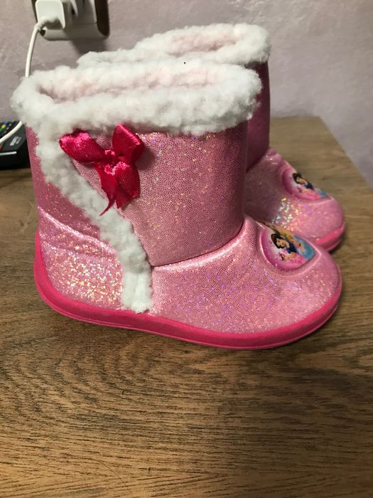 Ботушки с принцеси 26 номер
