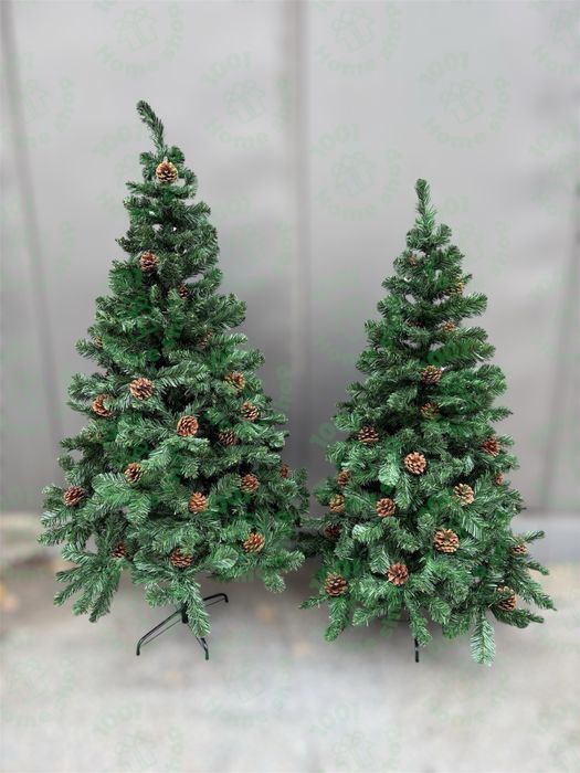 Коледна елха Бор, заснежена, с декорация, с шишарки