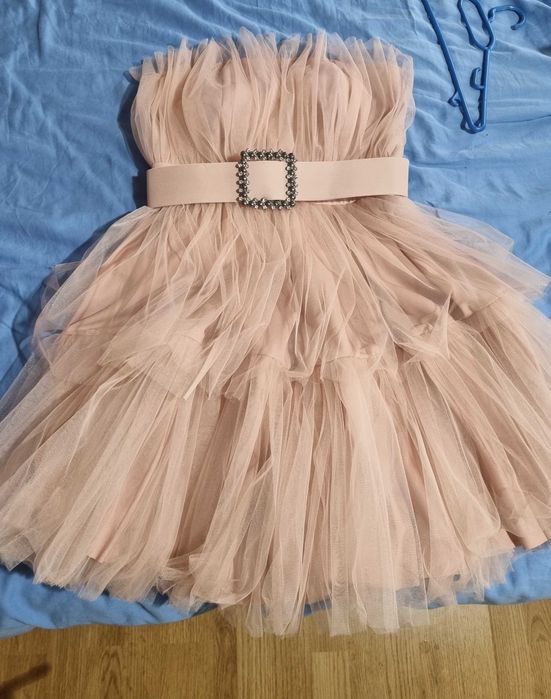 Къса тюлена рокля