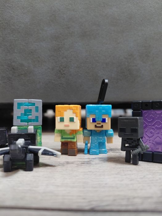 Фигурки kinder joy MINECRAFT