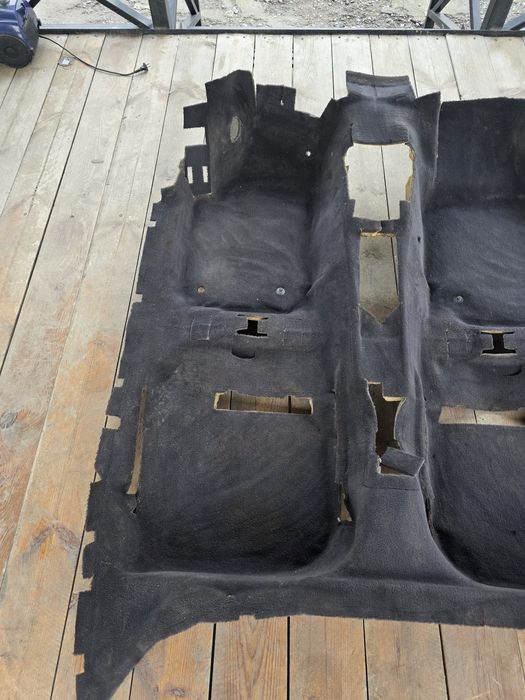 Ковролон Ауди 100 А6 С4 Хорошее состояние.