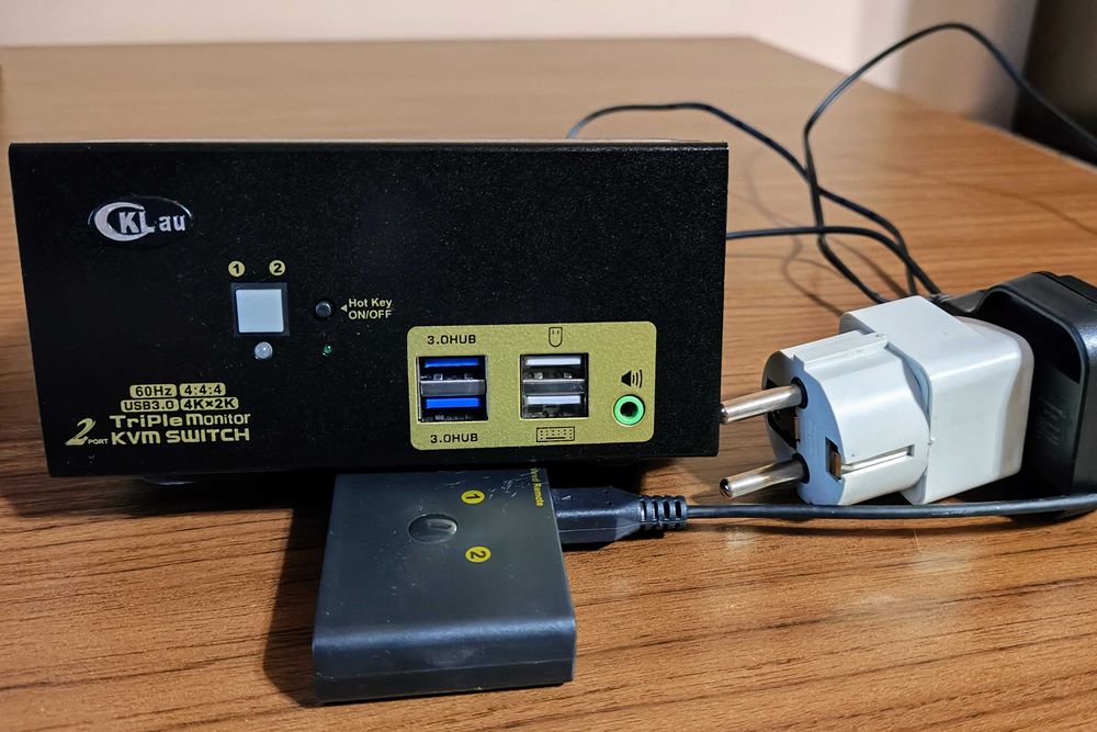 CKL au KVM switch, 2 компютъра, 3 монитора до 4k на 60Hz, USB3.0