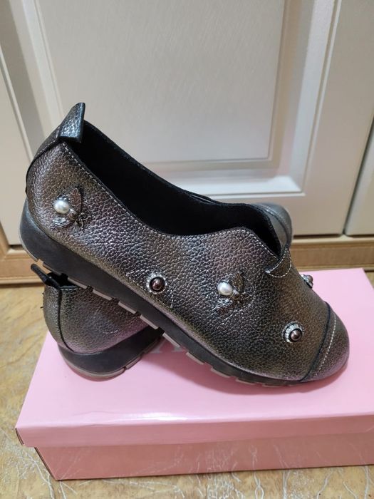 Продам женские макасины/ботинки