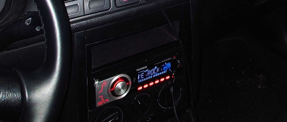 Radio Auto Telefunken T470 XBT Soundmax - 4x100W, Bluetooth, SD/USB