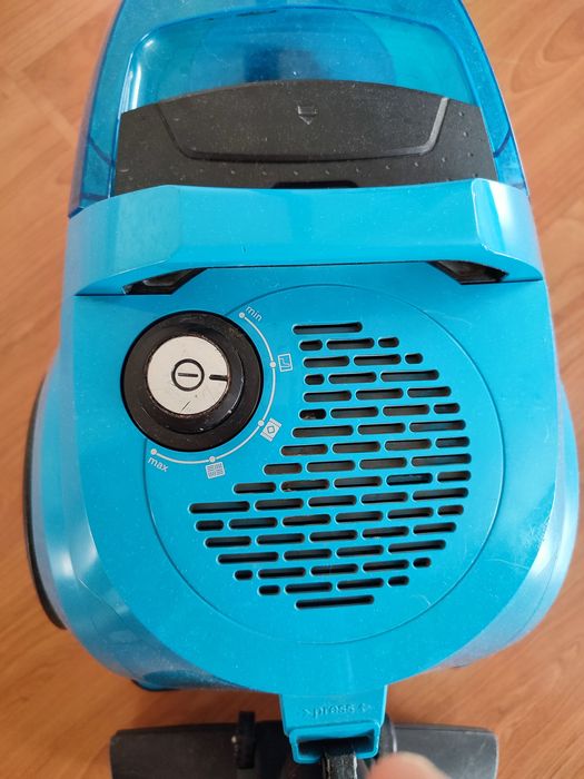 Немецкий мощный пылесос "Bosch"