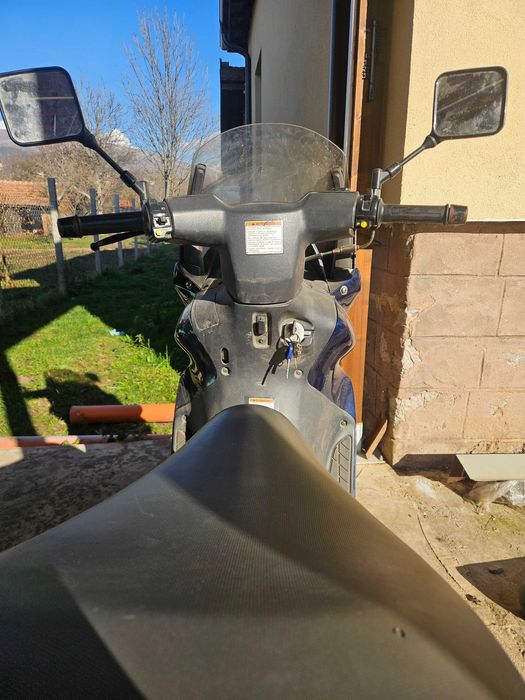 Продавам скутер Suzuki Epicuro в добро състояние