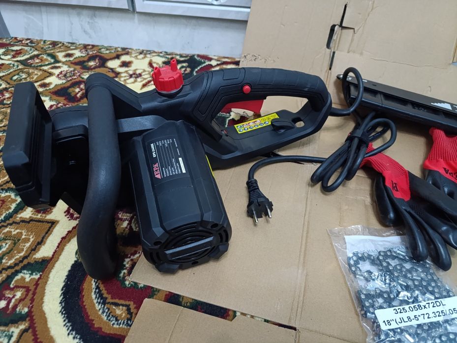 Elektra arra, Elektrapila, Benzapila