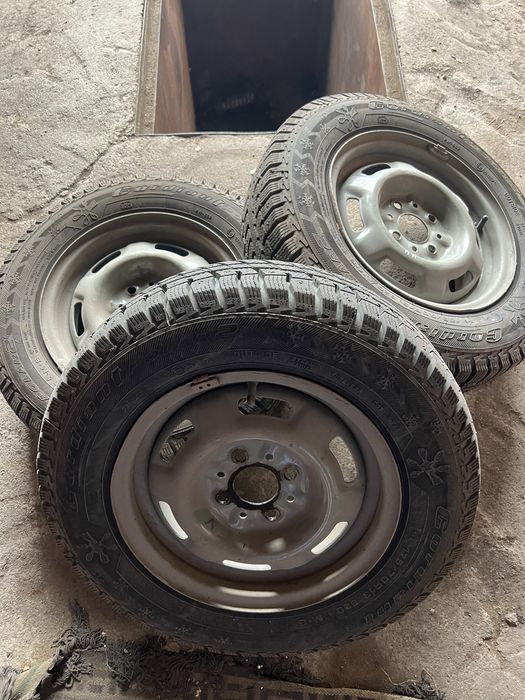 Продаеться резина 175/70 R13  4/98 Зима