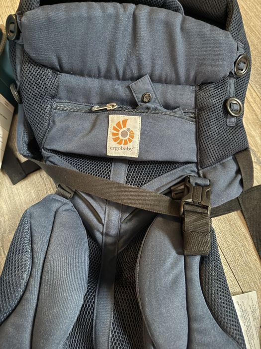 Ergobaby Omni 360, синя, неразличима от нова