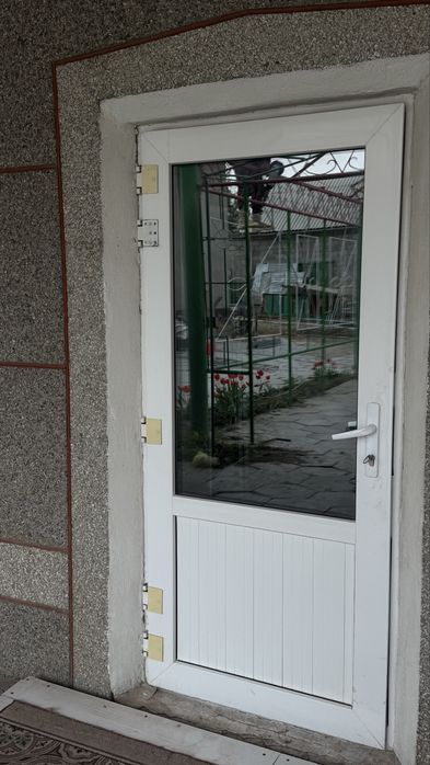 Продам окна двери пластиковые