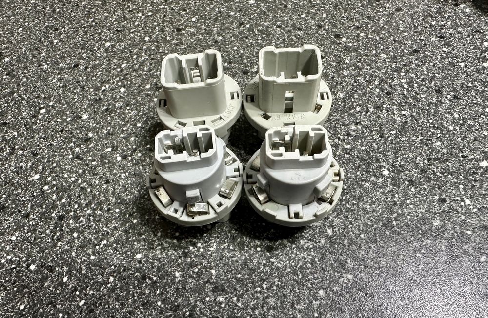 Прадо 120 патроны ламп.