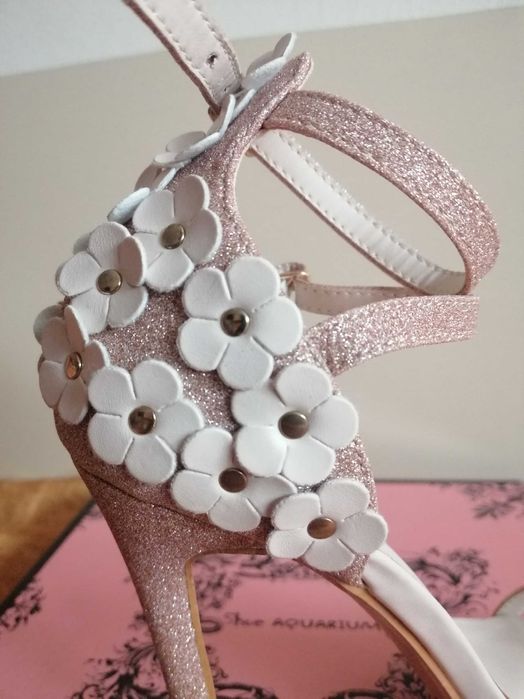 Отворени официални обувки на висок ток