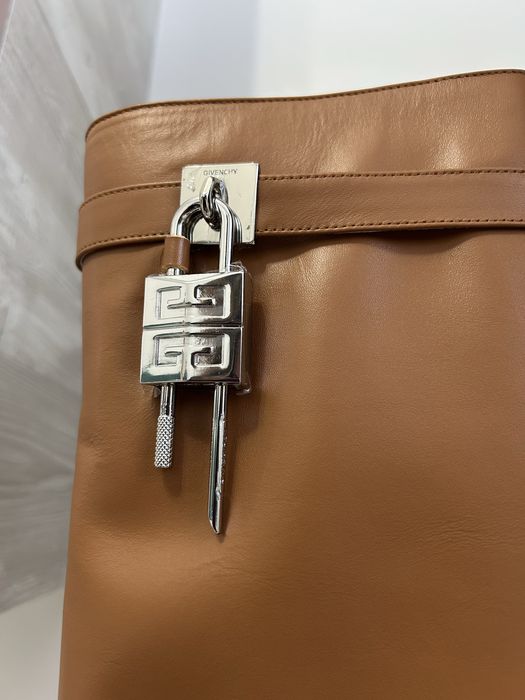 Cizme Givenchy Shark Lock
