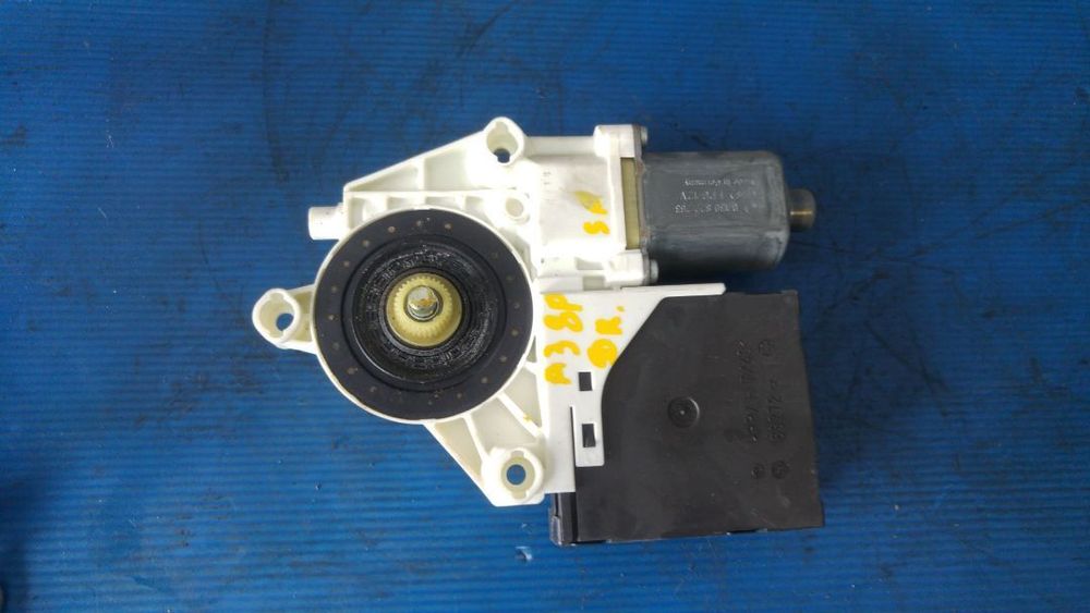 motoras macara usa dreapta spate audi a3 8p 2003-2012 e840311203 0130822363
