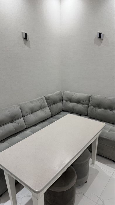 Куханная мебель, диван со столом