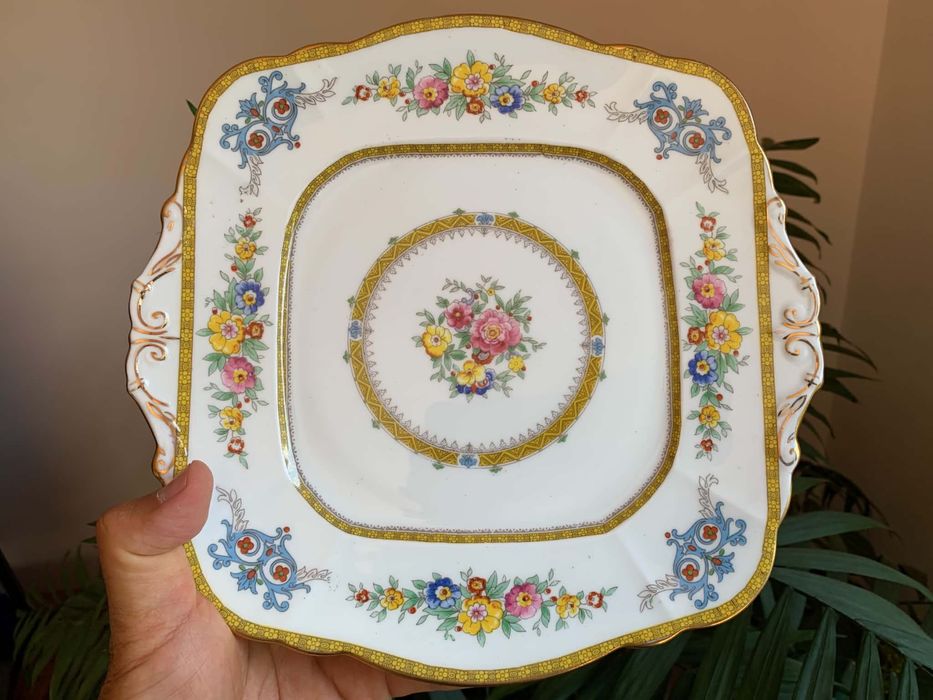 Винтидж английски порцеланов сервиз Paragon Fine China-Made in England