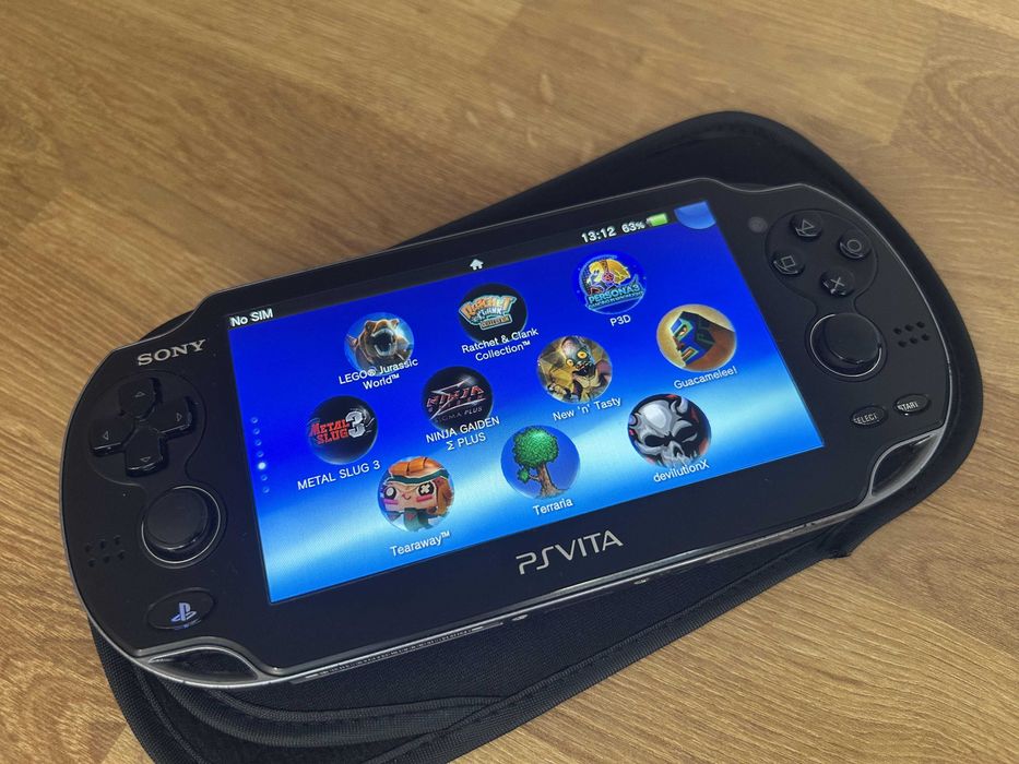 PS Vita OLED Crystal Black modată — 128GB, cel mai bun ecran