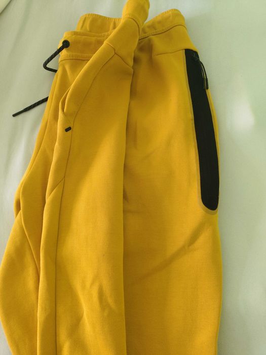 Nike tech fleece yellow pants