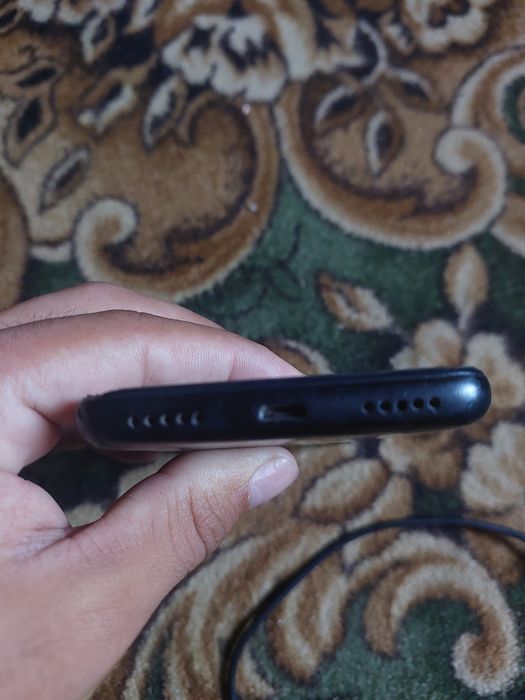 Readmi 7A telefoni | qora | botaryasi ideal |