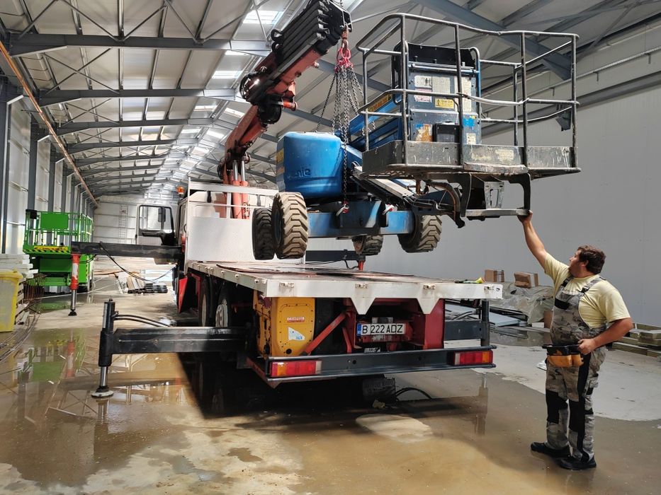 Macara de inchiriat Camion cu macara,  Transport containere