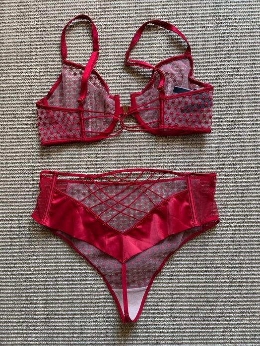 Сутиени на Victoria’s Secrets,SKIMS