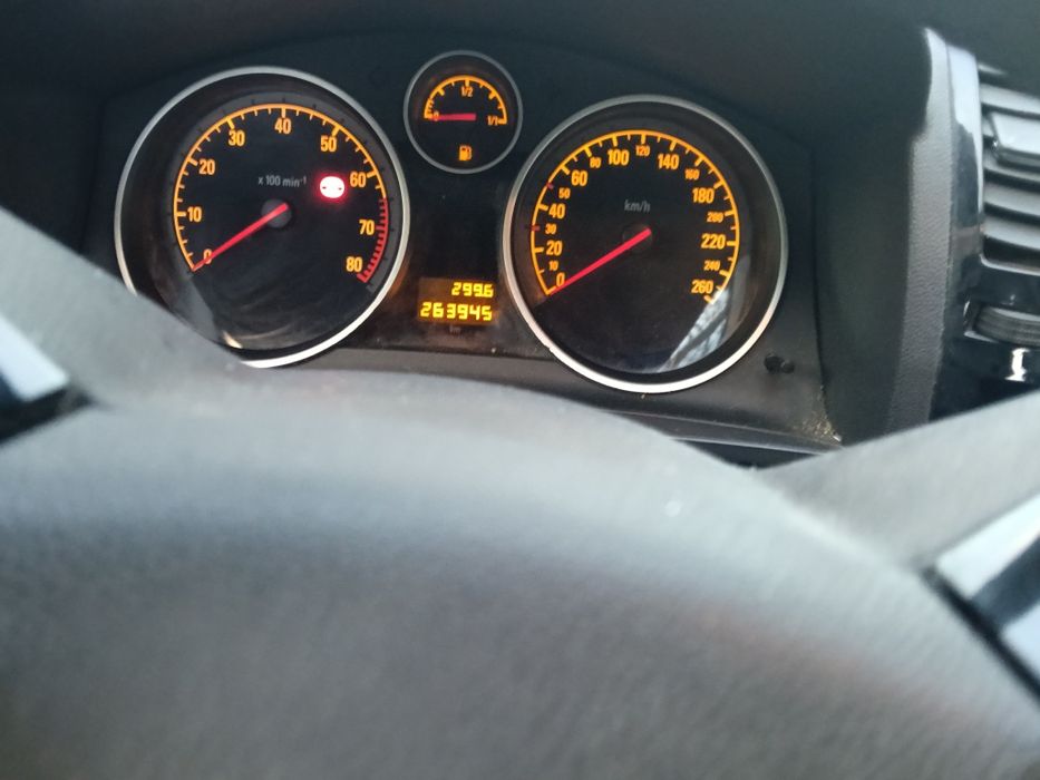 Zafira 1,6 benzina 2009 ,cârlig ,2 chei