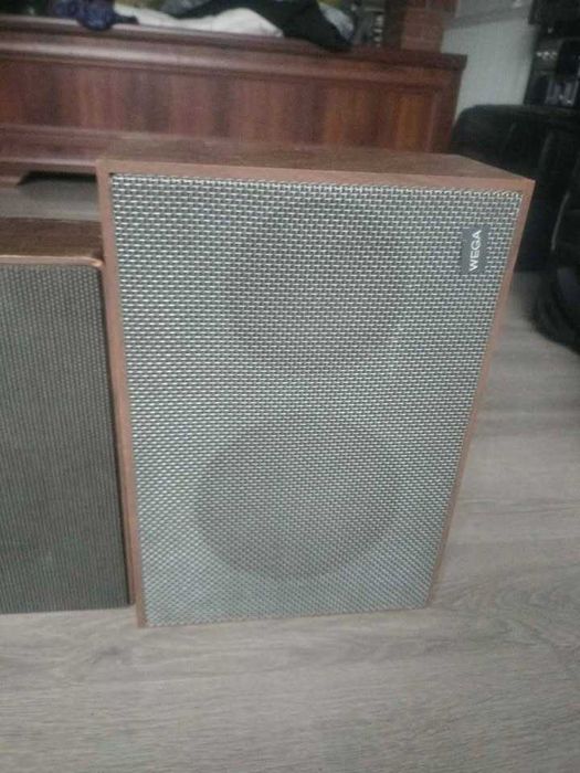 Vând cate o bucata boxe Sony SS-A701,Grundig Box 106,Wega,heco c3