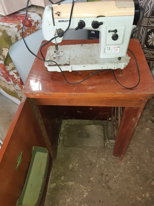 Mașină de cusut Borletti