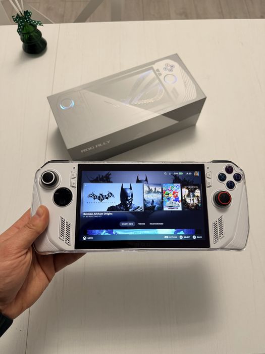 Asus Rog Ally Z1 Extreme  16 GB RAM 1 TB Baterie 80Wh