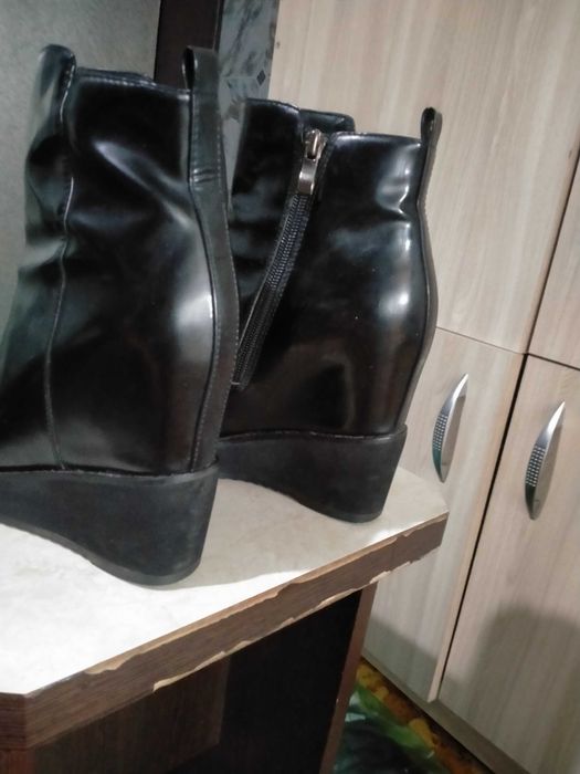 Продам демисезонные ботинки р-р 37-38