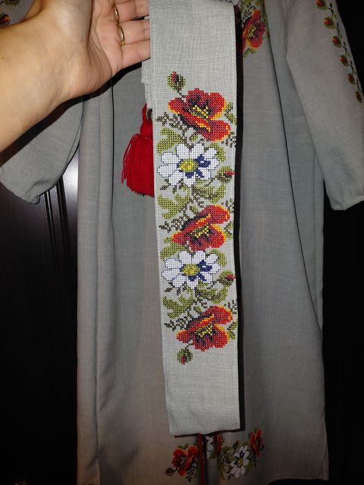 Rochie brodată manual