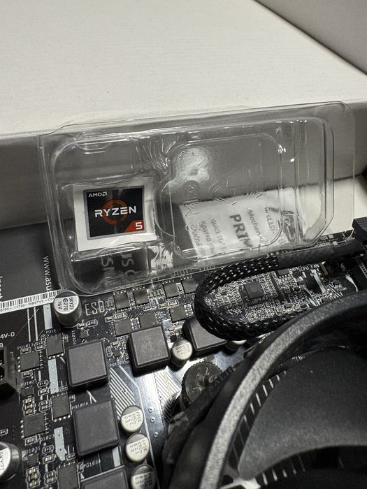 ASUS PRIME A320M-K/CSM + AMD Ryzen 5 Six 2600+ охлаждане за процесора!
