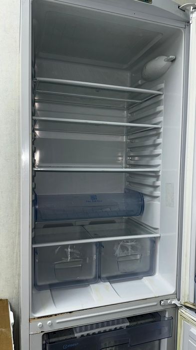 Холодильник в хорошем состоянии