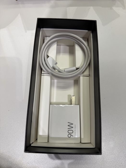 Xiaomi 14 Ultra 256GB + photography case
