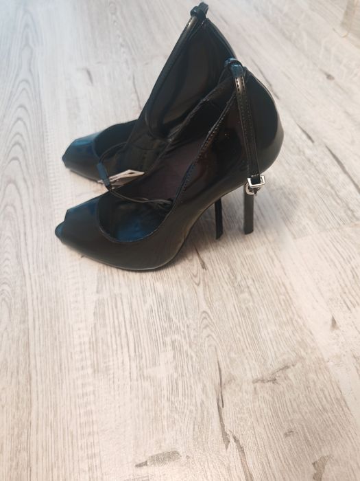 Pantofi lac Zara
